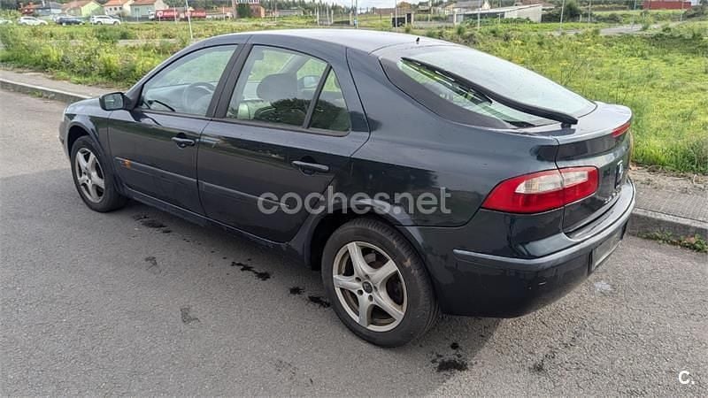Verde Usado 2005 Renault Laguna II Expression Berlina | 2300 € (Precio justo) - Imagen 1/4