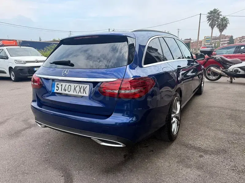 Usado Mercedes C220 194 CV (142 kW) 2019 Azul Familiar