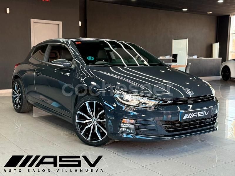 Gris / plata Usado 2017 VW Scirocco R-line Coupe | 18.900 € (Precio justo) - Imagen 1/4