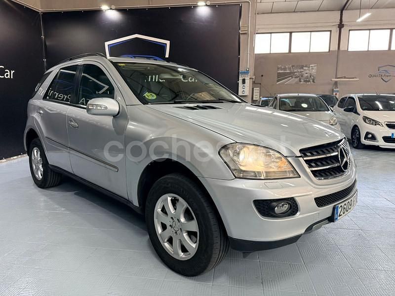 Gris / plata Usado 2006 Mercedes ML320 SUV | 8999 € (Precio justo) - Imagen 1/4