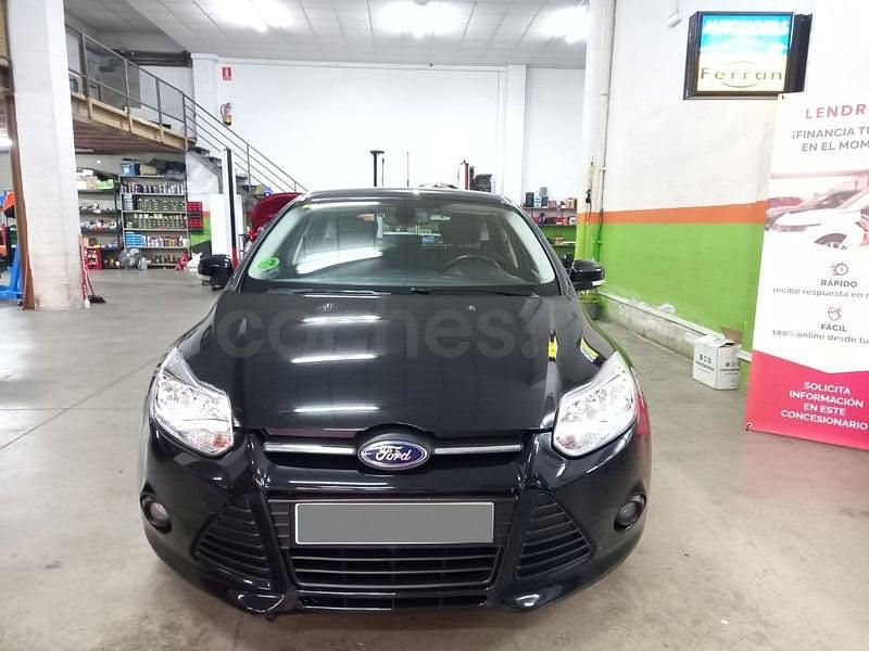 Usado Ford Focus Trend 105 CV (77 kW) 2012 Negro Berlina