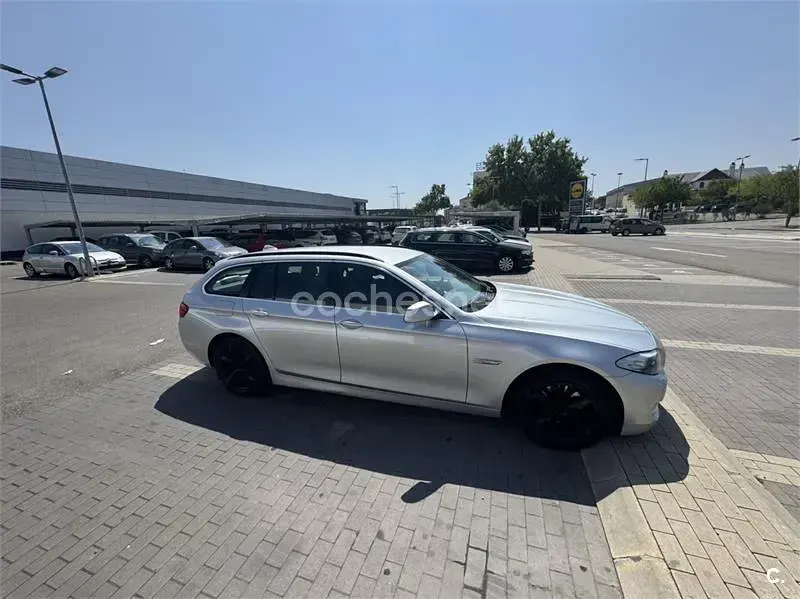 Usado BMW 520 177 CV (130 kW) 2011 Gris / plata Familiar