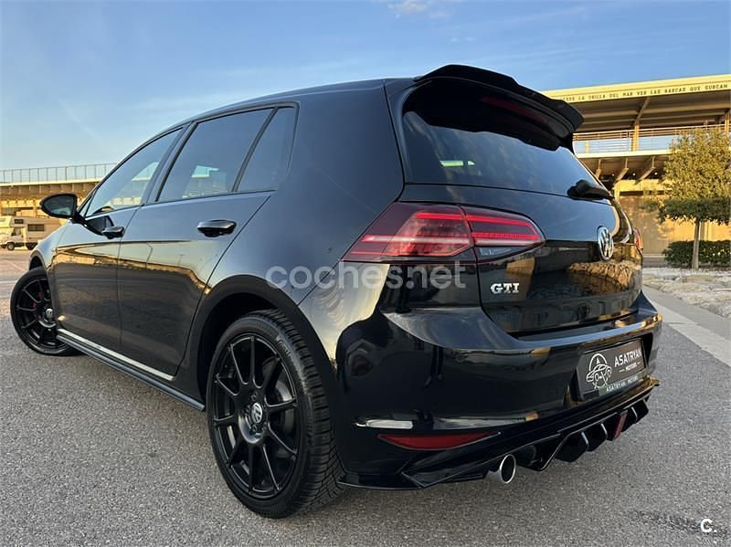 Usado VW Golf VII GTI 230 CV (169 kW) 2017 Negro Berlina