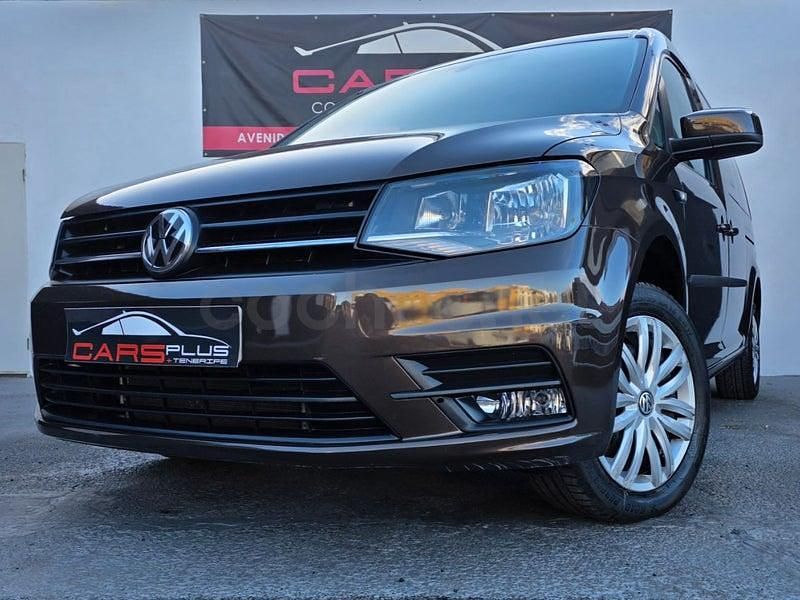 Usado VW Caddy Maxi 102 CV (75 kW) 2019 Marrón Monovolumen