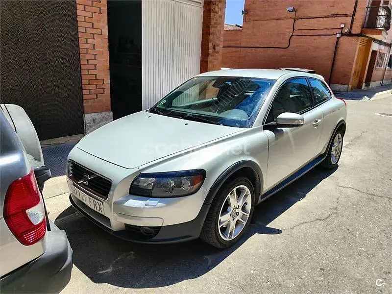 Usado Volvo C30 Summum 180 CV (132 kW) 2007 Gris / plata Utilitario