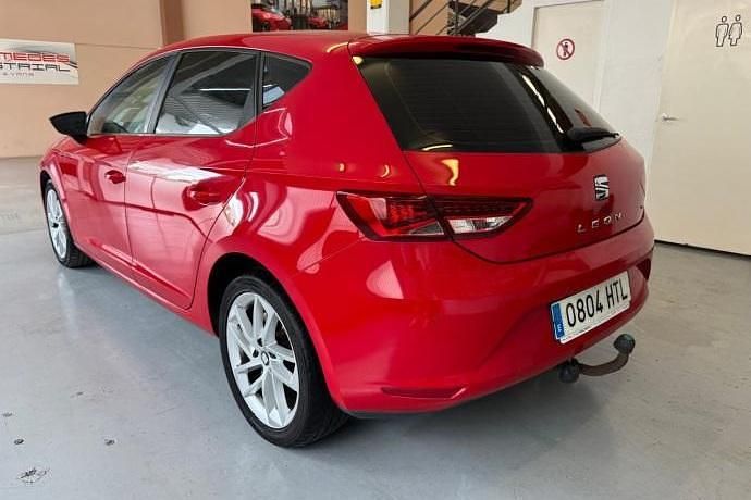 Usado Seat Leon Copa 105 CV (77 kW) 2013 Rojo Berlina