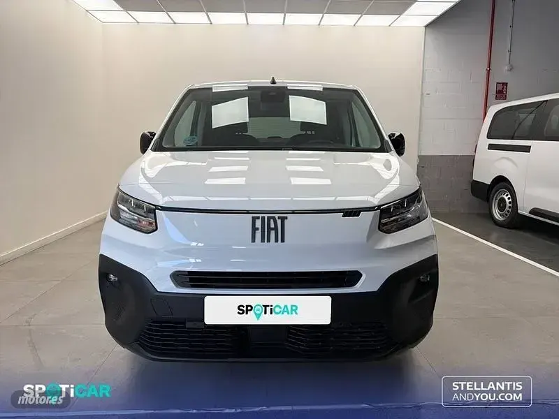 Usado Fiat Doblò 100 CV (73 kW) 2025 Blanco Monovolumen