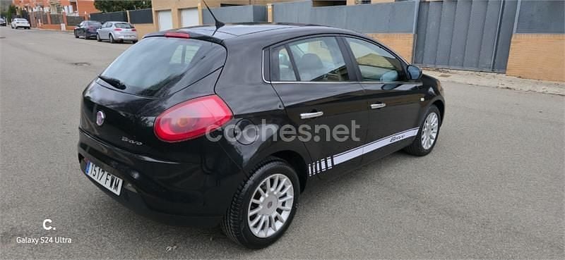Usado Fiat Bravo Dynamic 120 CV (88 kW) 2007 Negro Utilitario