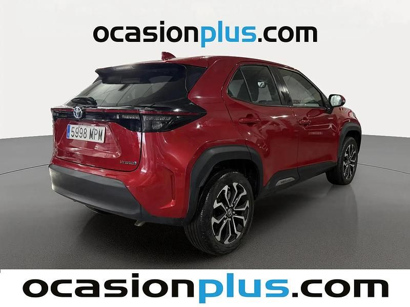 Usado Toyota Yaris Hybrid Active 116 CV (85 kW) 2024 Rojo Pickup/Camioneta