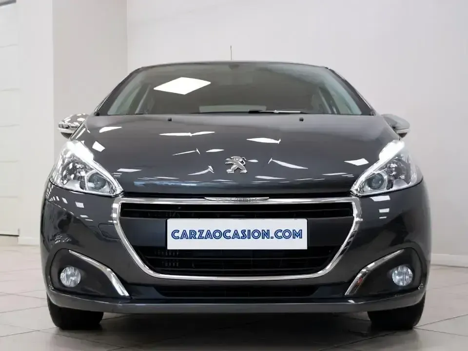 Usado Peugeot 208 Style 82 CV (60 kW) 2016 Gris Utilitario