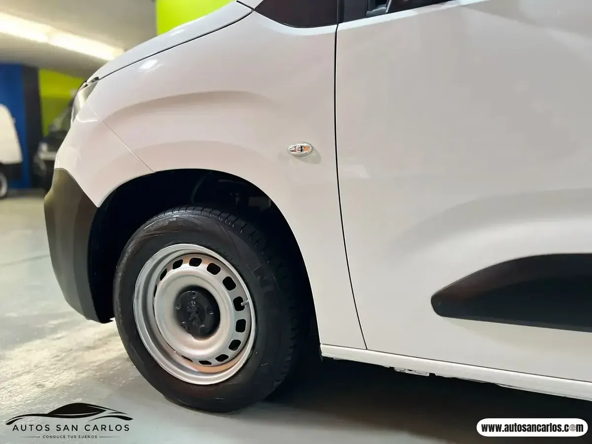 Usado Peugeot Partner 75 CV (55 kW) 2019 Blanco Monovolumen