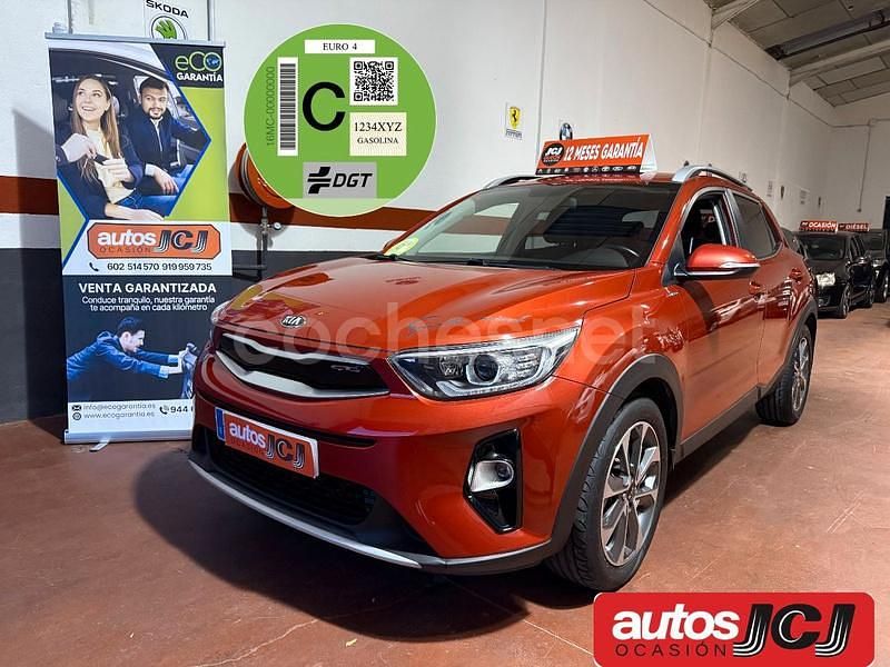 Usado Kia Stonic 100 CV (73 kW) 2019 Granate SUV