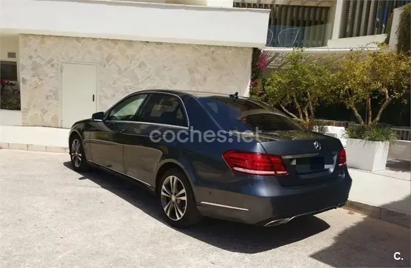 Usado Mercedes E200 Avantgarde 136 CV (100 kW) 2016 Gris / plata Berlina