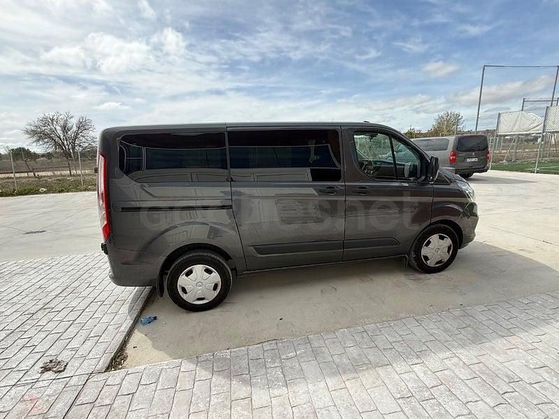 Usado Ford Transit Custom Nugget 130 CV (95 kW) 2023 Gris / plata Monovolumen