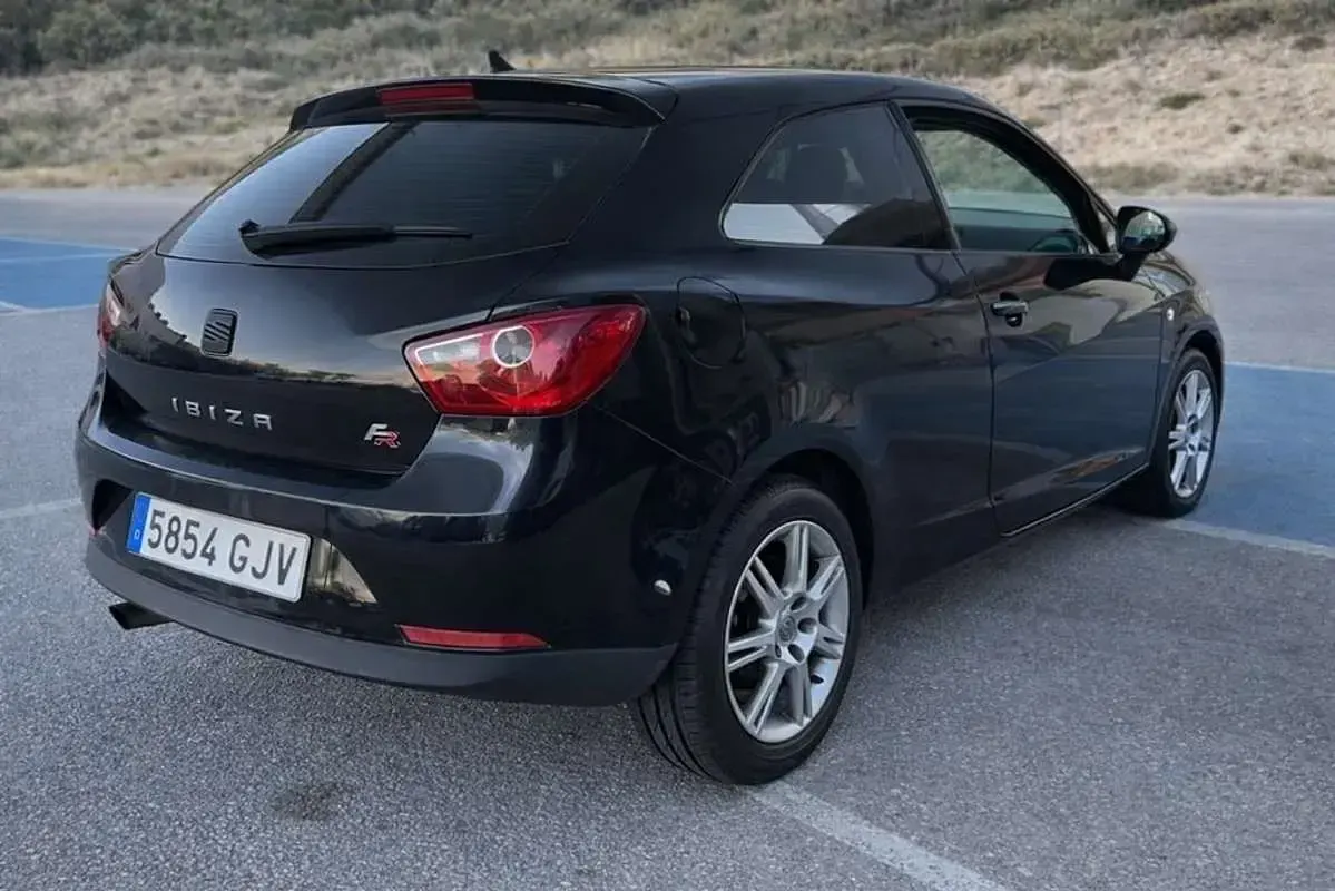 Usado Seat Ibiza Sport 101 CV (74 kW) 2009 Negro Berlina