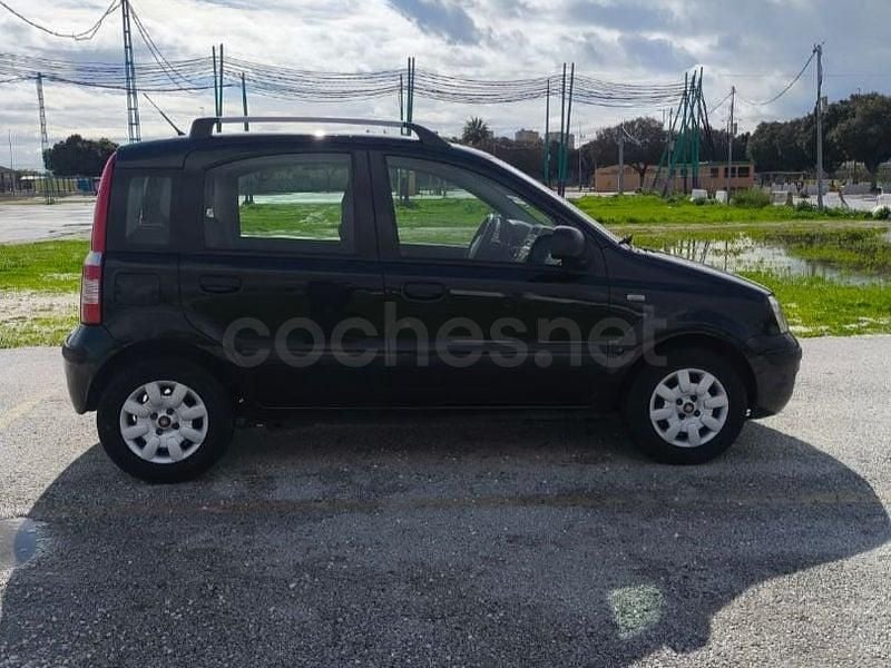 Usado Fiat Panda Active 70 CV (51 kW) 2011 Negro Berlina