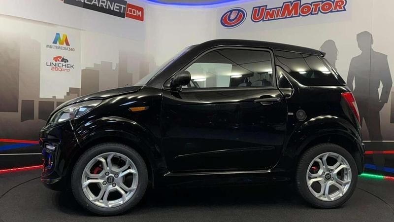 Usado Ligier JS60 11 CV (8 kW) 2022 Negro Utilitario