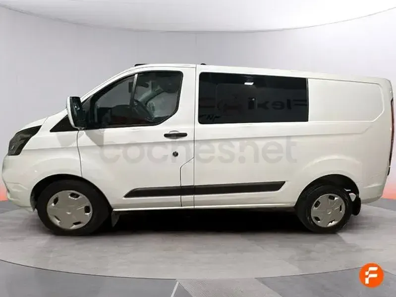 Usado Ford Tourneo Titanium 150 CV (110 kW) 2022 Blanco Monovolumen