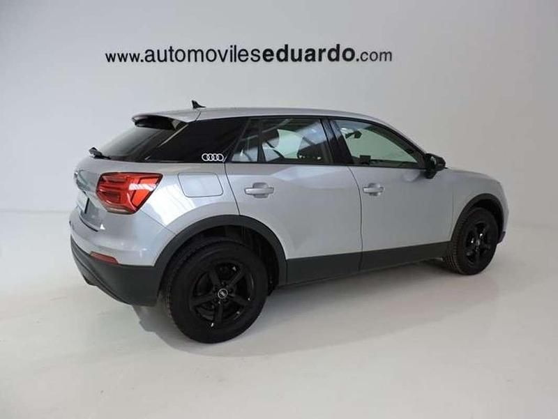 Usado Audi Q2 110 CV (80 kW) 2019 Plateado SUV