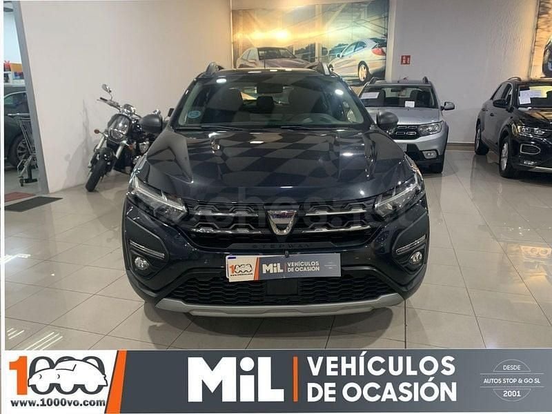 Usado Dacia Sandero Essentiel 91 CV (66 kW) 2022 Gris / plata Berlina