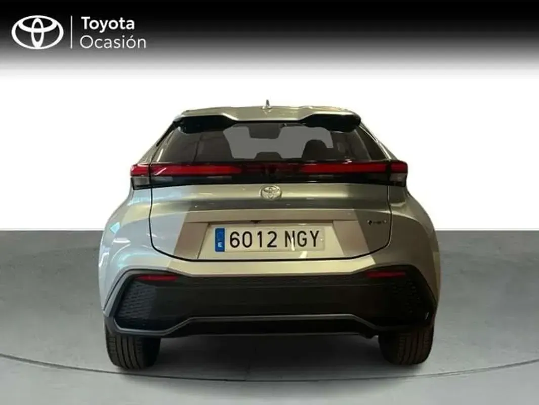 Usado Toyota C-HR Advance 140 CV (102 kW) 2025 Gris SUV