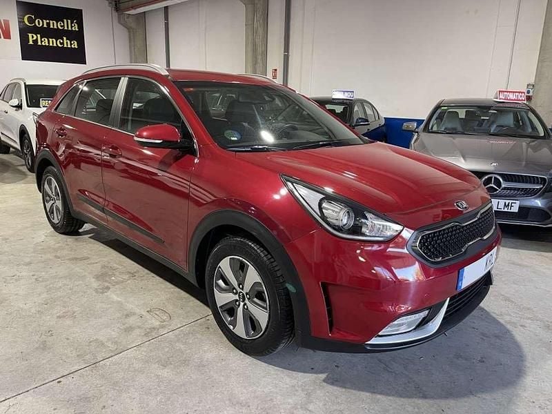 Usado Kia Niro 141 CV (103 kW) 2018 Burdeos SUV