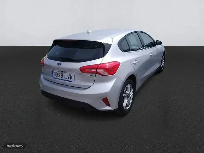 Usado Ford Focus Trend+ 125 CV (91 kW) 2021 Gris