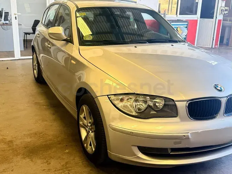 Usado BMW 118 143 CV (105 kW) 2010 Gris / plata Utilitario