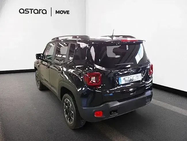 Usado Jeep Renegade Trailhawk 240 CV (176 kW) 2023 Negro SUV