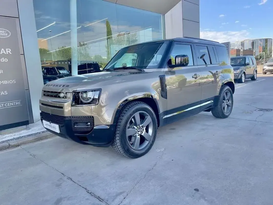 Usado Land Rover Defender SE Dynamic 249 CV (183 kW) 2025 Marrón SUV
