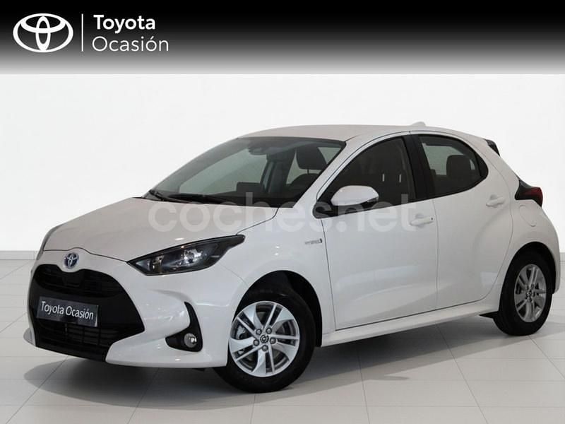 Blanco Usado 2021 Toyota Yaris Hybrid Active Berlina | 18.490 € (Precio justo) - Imagen 1/4