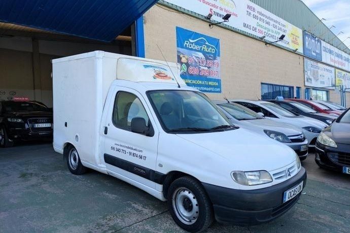 Blanco Usado 2002 Citroën Berlingo Monovolumen | 3399 € - Imagen 1/4