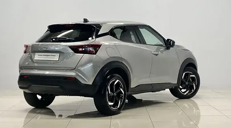 Usado Nissan Juke N-Connecta 114 CV (83 kW) 2024 Diamond silver (metalizado) SUV