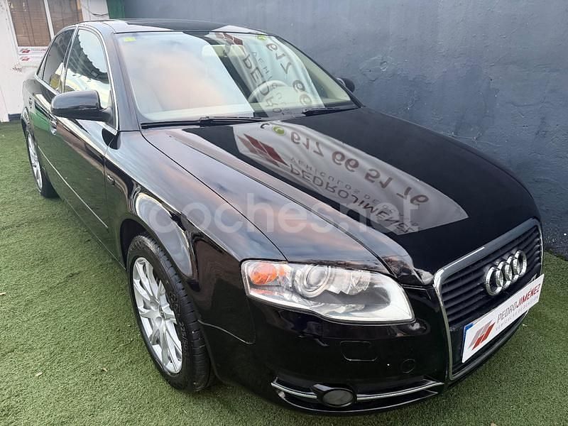Usado Audi A4 140 CV (102 kW) 2005 Negro Berlina
