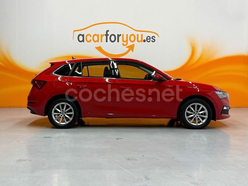Usado Skoda Scala Ambition 115 CV (84 kW) 2020 Rojo Utilitario