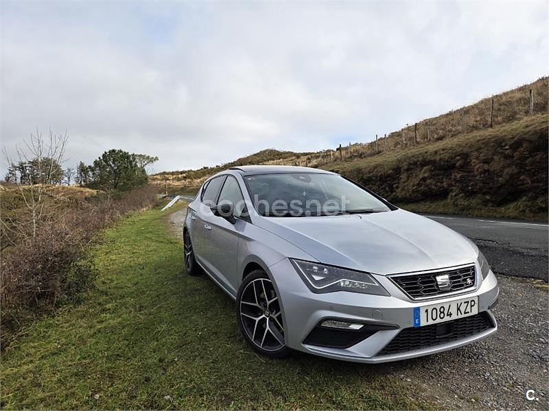 Usado Seat Leon FR 150 CV (110 kW) 2019 Gris / plata Berlina