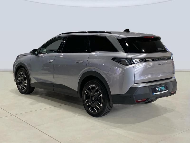 Usado Peugeot 5008 Allure 136 CV (100 kW) 2025 Gris SUV