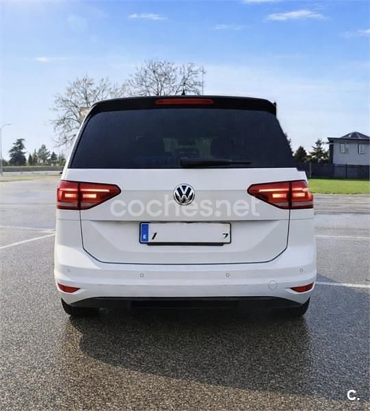 Usado VW Touran Advance 110 CV (80 kW) 2016 Blanco Monovolumen