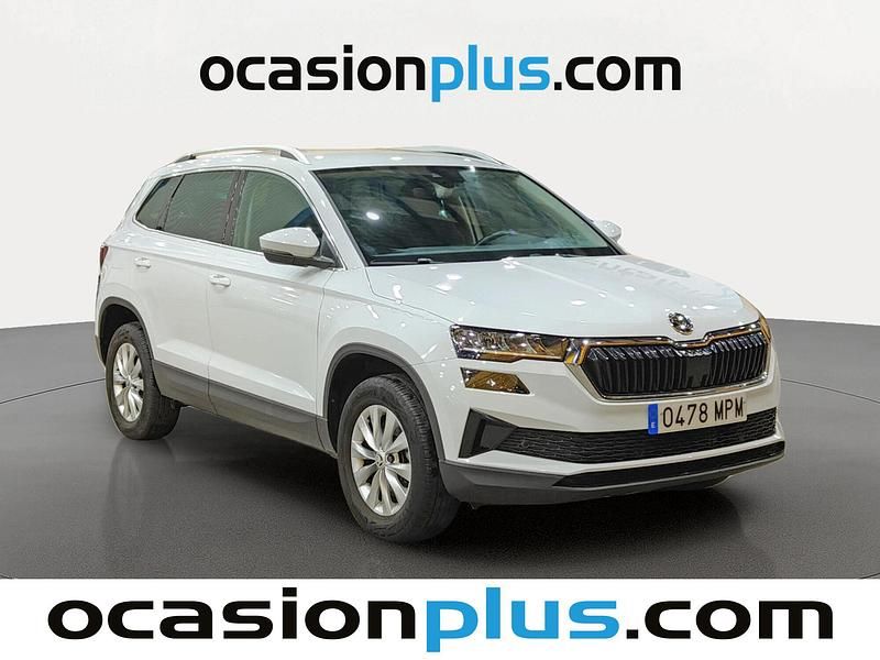 Usado Skoda Karoq Selection 115 CV (84 kW) 2024 Blanco SUV