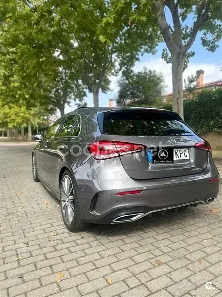 Usado Mercedes A200 156 CV (114 kW) 2018 Gris / plata Berlina
