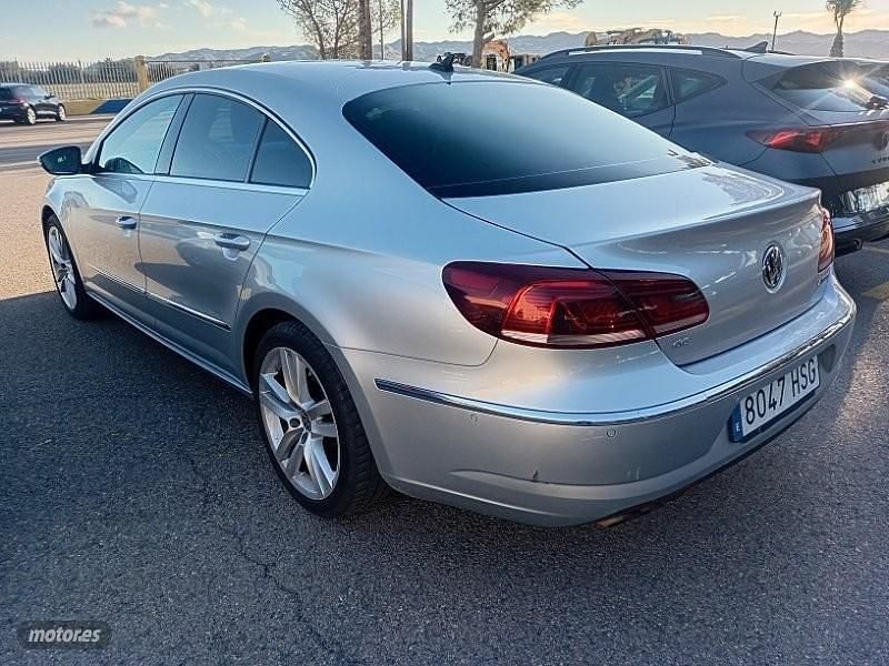 Usado VW Passat 140 CV (102 kW) 2013 Plateado Coupe