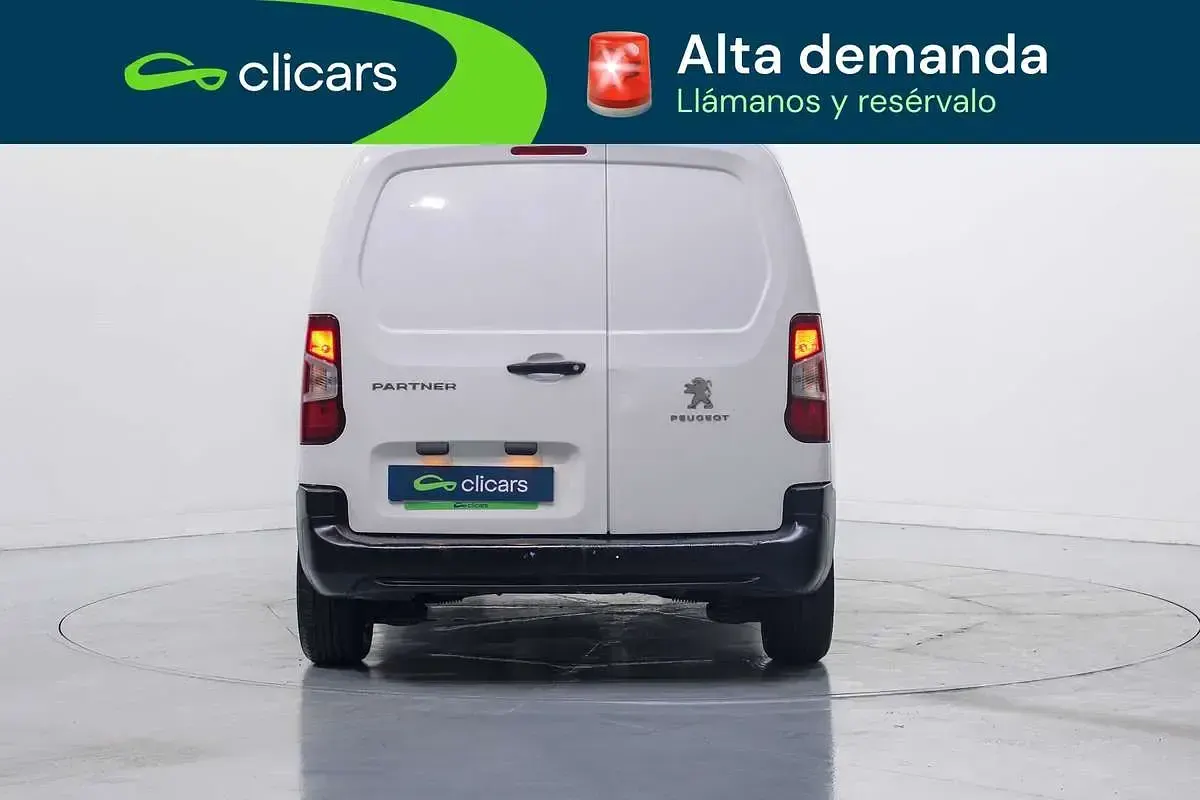 Usado Peugeot Partner Premium 102 CV (75 kW) 2022 Blanco Monovolumen