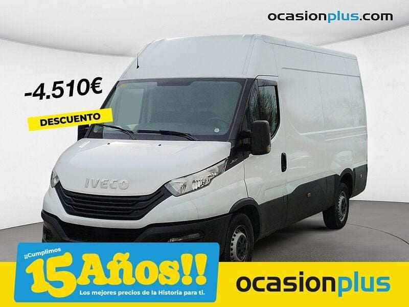 Blanco Usado 2022 Iveco Daily Berlina | 23.390 € (Precio justo) - Imagen 1/4