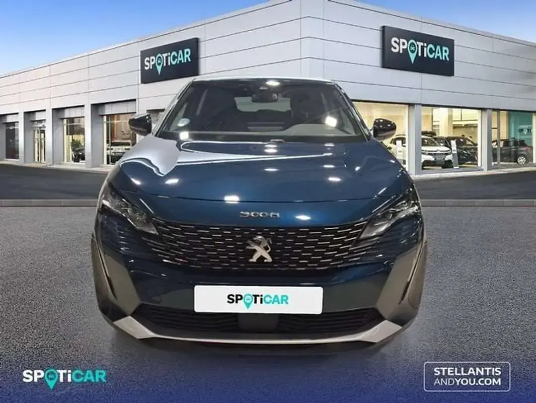 Usado Peugeot 3008 Allure 136 CV (100 kW) 2024 Azul SUV