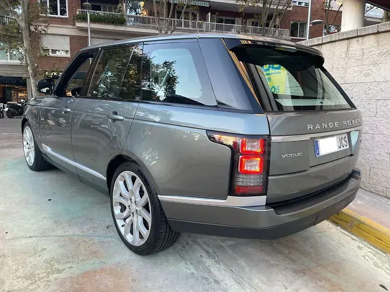 Usado Land Rover Range Rover Vogue 258 CV (189 kW) 2015 Gris / plata SUV