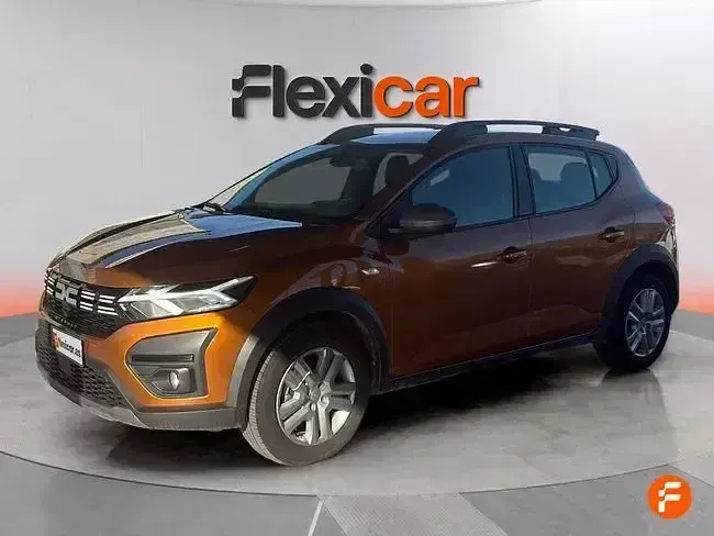 Usado Dacia Sandero Essentiel 91 CV (66 kW) 2021 Naranja Berlina