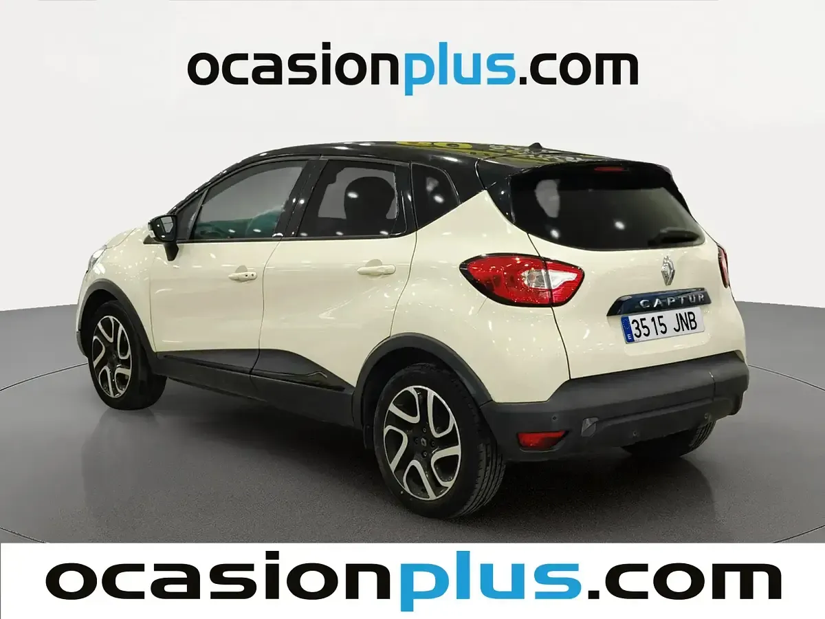 Usado Renault Captur Zen 90 CV (66 kW) 2016 Beige SUV