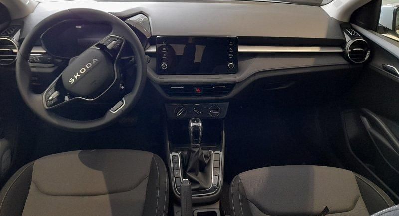 Usado Skoda Fabia Selection 115 CV (84 kW) 2025 Blanco luna metalizado Utilitario