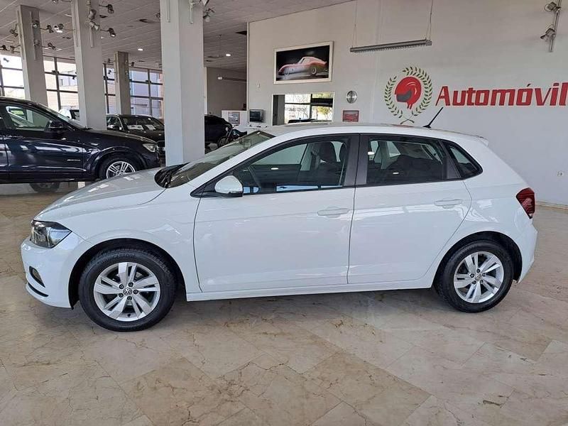Używany VW Polo Edition 75 KM (55 kW) 2018 Biały Sedan/Limuzyna