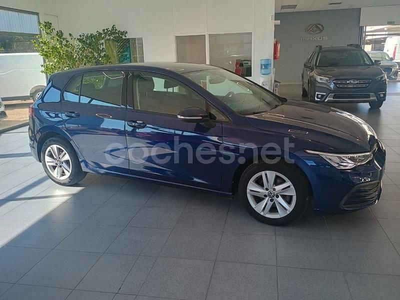 Azul Usado 2021 VW Golf VIII Berlina | 17.490 € (Precio justo) - Imagen 1/4